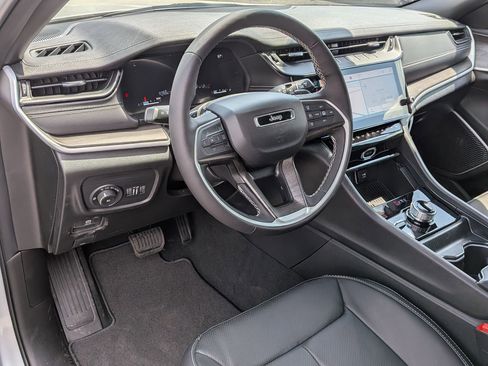 New 2026 Jeep Grand Cherokee Limited AWD/4WD image 10