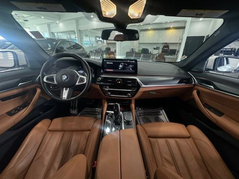 Used 2022 BMW 540i xDrive w/ M Sport Package image 22