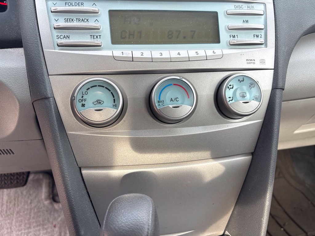 Used 2009 Toyota Camry LE FWD image 17