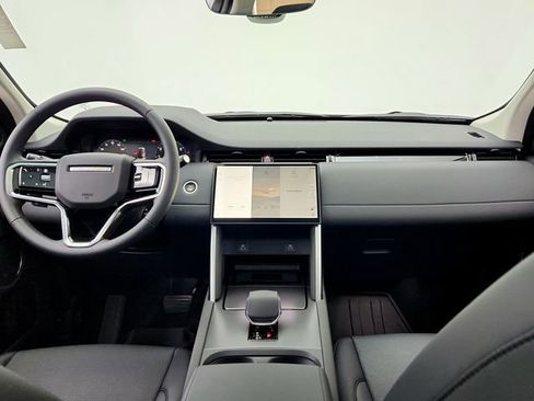 Used 2025 Land Rover Discovery Sport S image 27