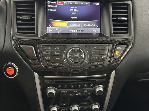 Used 2020 Nissan Pathfinder SL image 23