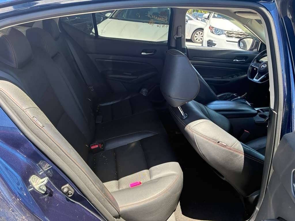 Used 2022 Nissan Altima 2.5 SR FWD image 9