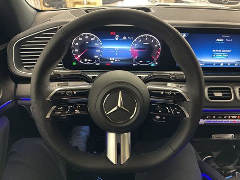 New 2026 Mercedes-Benz GLS 580 4MATIC image 11