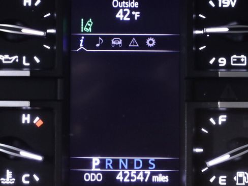 Used 2020 Toyota Tundra SR5 w/ SR5 Upgrade Package image 14