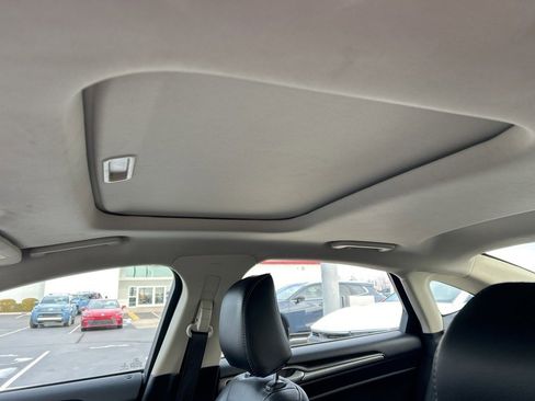 Used 2020 Ford Fusion Titanium image 5