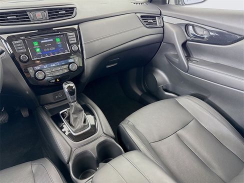 Used 2018 Nissan Rogue SL image 24