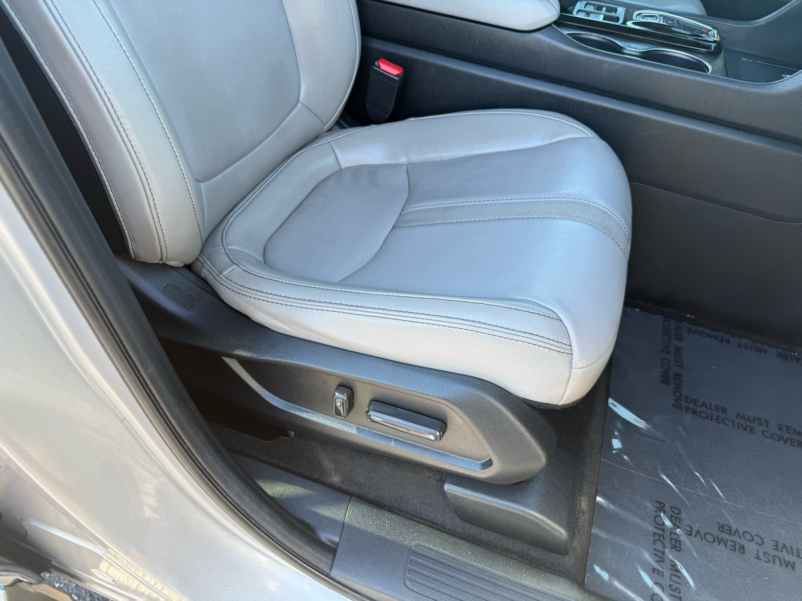 Used 2025 Honda Pilot EX-L image 32