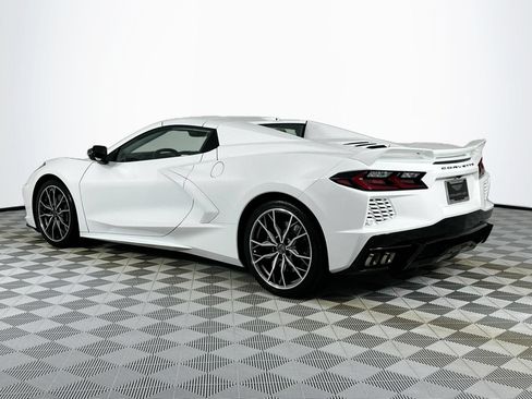 Used 2024 Chevrolet Corvette Stingray Premium Conv w/ Z51 Performance Package RWD image 31