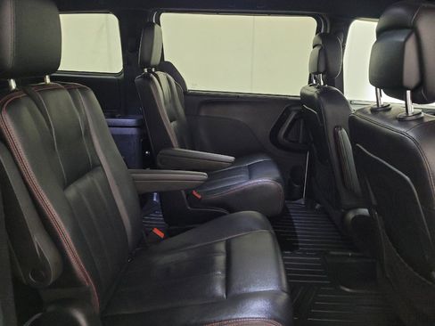 Used 2019 Dodge Grand Caravan GT FWD image 19
