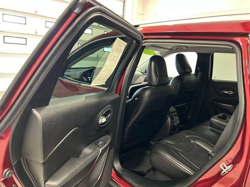 Used 2021 Jeep Cherokee Latitude Lux AWD/4WD image 30