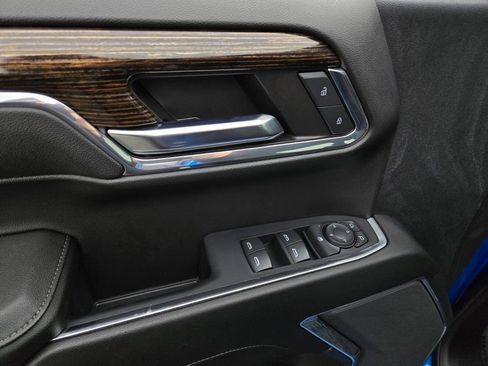 Used 2024 GMC Sierra 1500 Elevation image 17