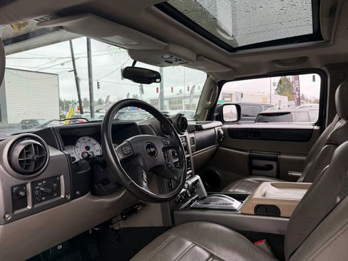 Used 2004 HUMMER H2 w/ Preferred Equipment Group AWD/4WD image 18
