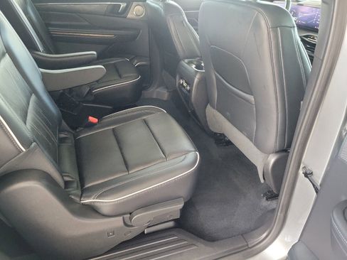 Used 2026 Buick Enclave Avenir FWD image 13