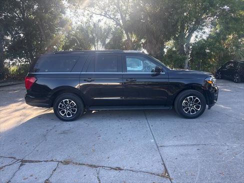 Used 2024 Ford Expedition Max XLT RWD image 5