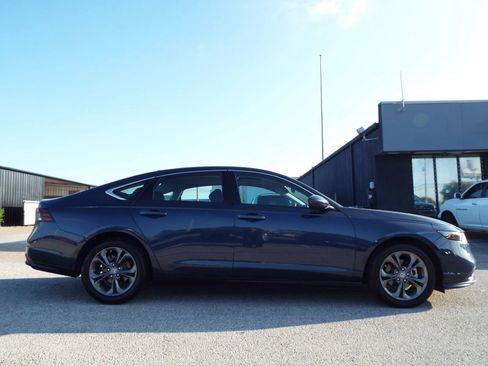 Used 2023 Honda Accord EX image 4
