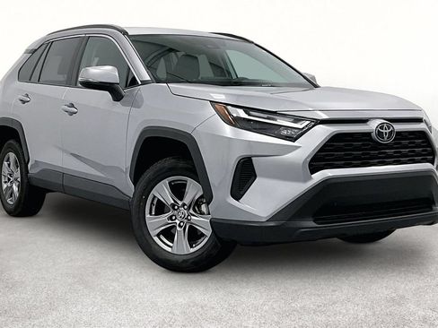 Used 2025 Toyota RAV4 XLE FWD image 1