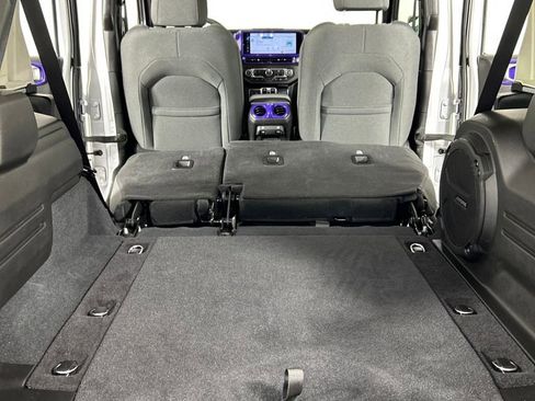 Used 2024 Jeep Wrangler Sport S image 21