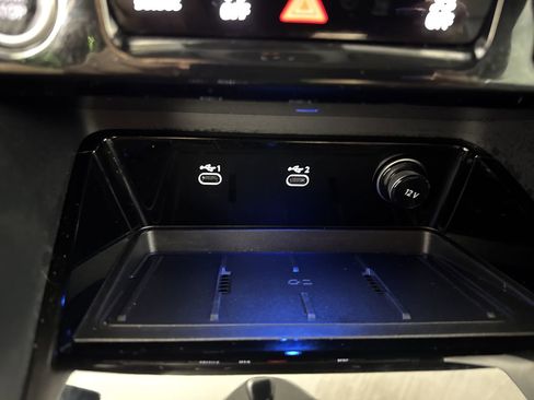 Used 2025 Audi Q5 Premium Plus w/ Premium Plus image 16