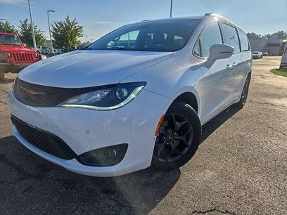 Used 2020 Chrysler Pacifica Limited w/ Advanced Safetytec Group