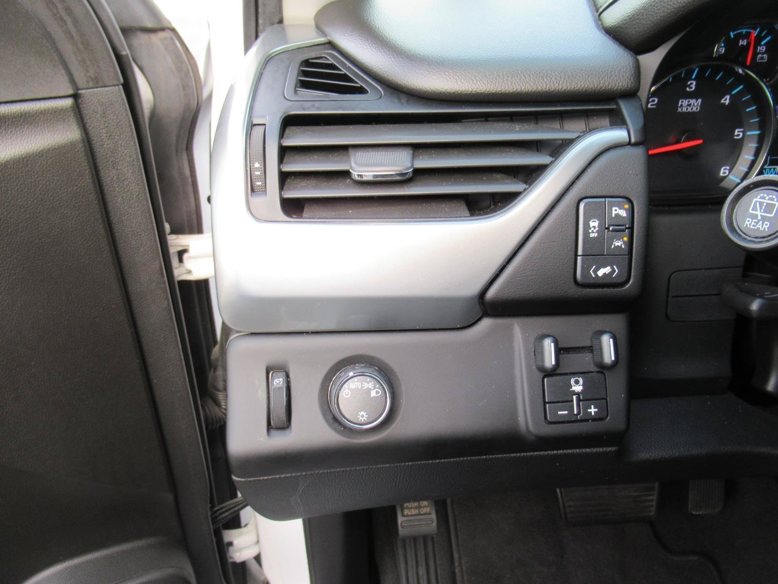 Used 2020 Chevrolet Tahoe LT w/ RST Edition RWD image 18