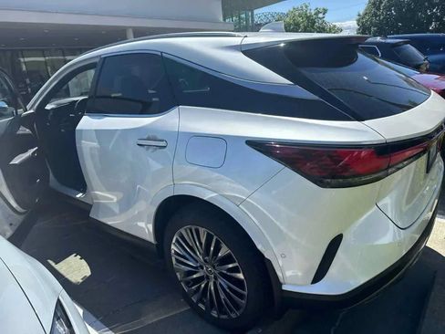 Used 2025 Lexus RX 450h AWD w/ Convenience Package image 3