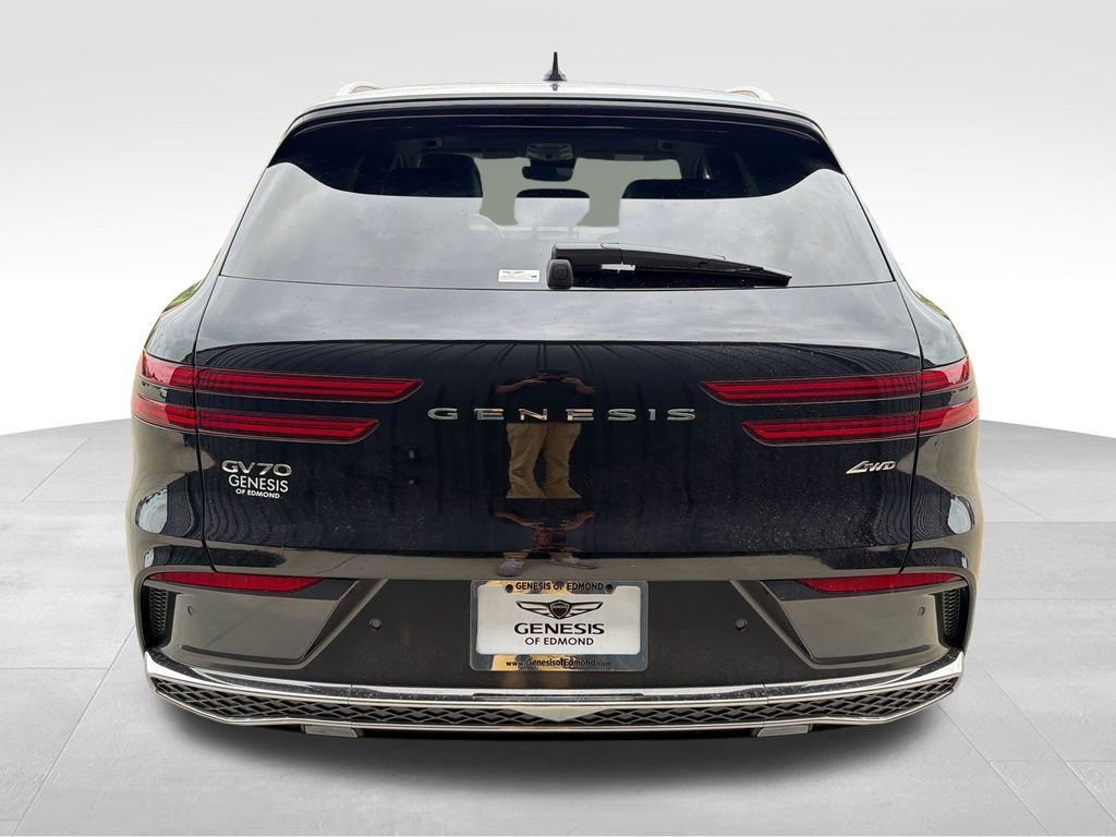 Certified 2026 Genesis GV70 2.5T Advanced AWD/4WD image 4
