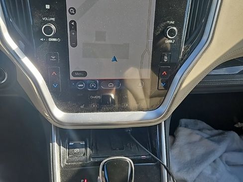 Used 2021 Subaru Outback Limited XT image 5