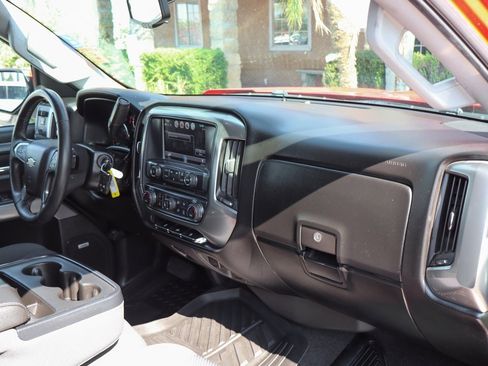 Used 2018 Chevrolet Silverado 1500 LT w/ All Star Edition image 40