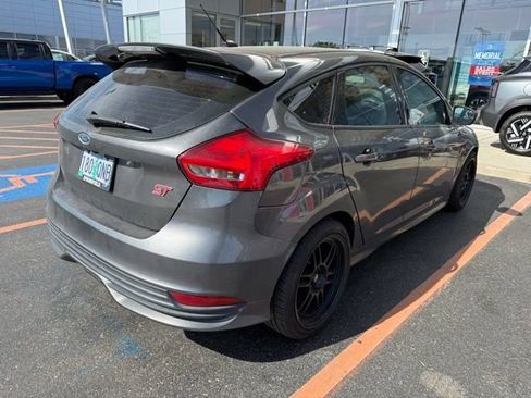 Used 2015 Ford Focus ST FWD image 4