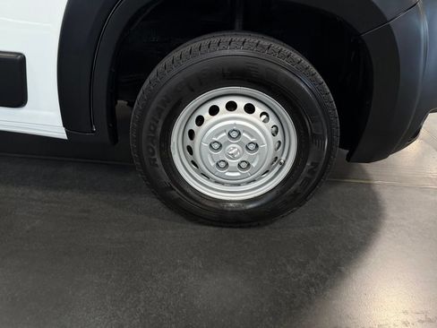 Used 2026 RAM ProMaster 2500 w/ Convenience Group FWD image 12