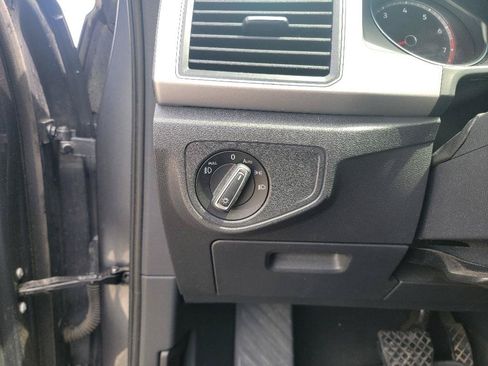 Used 2018 Volkswagen Atlas SE FWD image 14