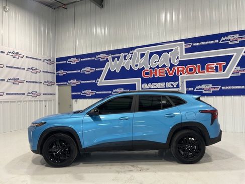 Used 2025 Chevrolet Trax ACTIV w/ Driver Confidence Package image 2