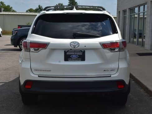 Used 2015 Toyota Highlander XLE AWD/4WD image 11