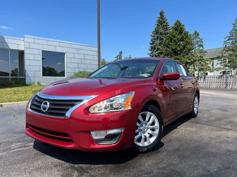 Used 2014 Nissan Altima 2.5 S FWD image 1