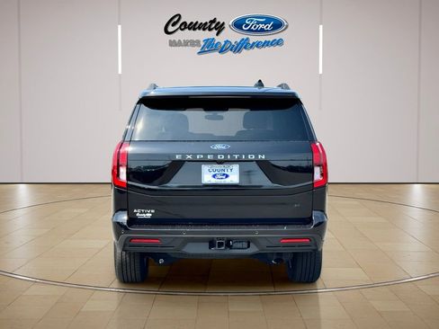 New 2025 Ford Expedition Active image 13
