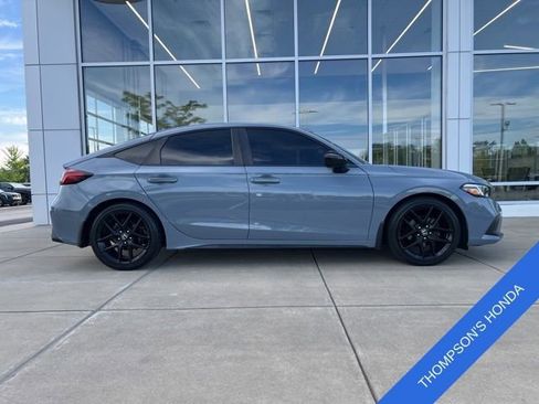 Used 2023 Honda Civic Sport image 2