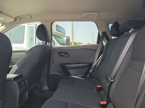 Used 2023 Nissan Rogue S FWD image 14