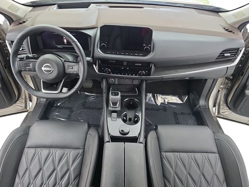 Certified 2023 Nissan Rogue Platinum w/ Platinum Premium Package AWD/4WD image 9