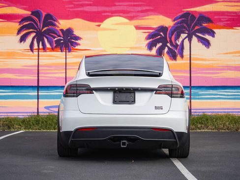 Used 2023 Tesla Model X Plaid image 6