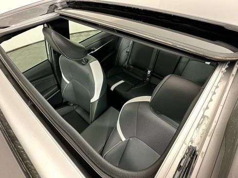 Used 2025 Toyota Camry SE image 22