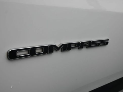 Used 2025 Jeep Compass Limited AWD/4WD image 15