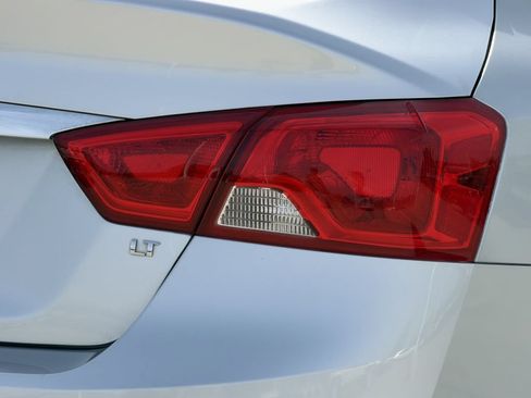 Used 2018 Chevrolet Impala LT FWD image 10