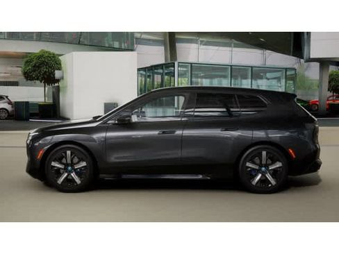 Used 2025 BMW iX xDrive50 image 4