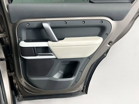 Used 2023 Land Rover Defender 110 X-Dynamic SE image 26