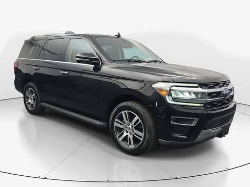 Used 2024 Ford Expedition Limited image 2