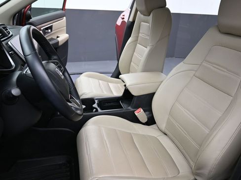 Used 2018 Honda CR-V Touring image 10