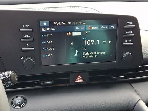 Used 2025 Hyundai Elantra Sport FWD image 23