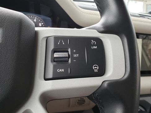 Used 2023 Land Rover Defender 110 S image 21