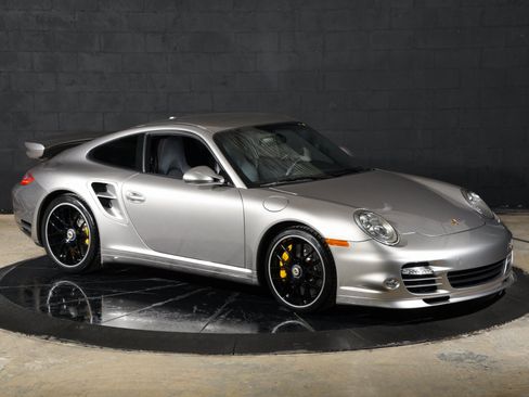 Used 2013 Porsche 911 Turbo S AWD/4WD image 2
