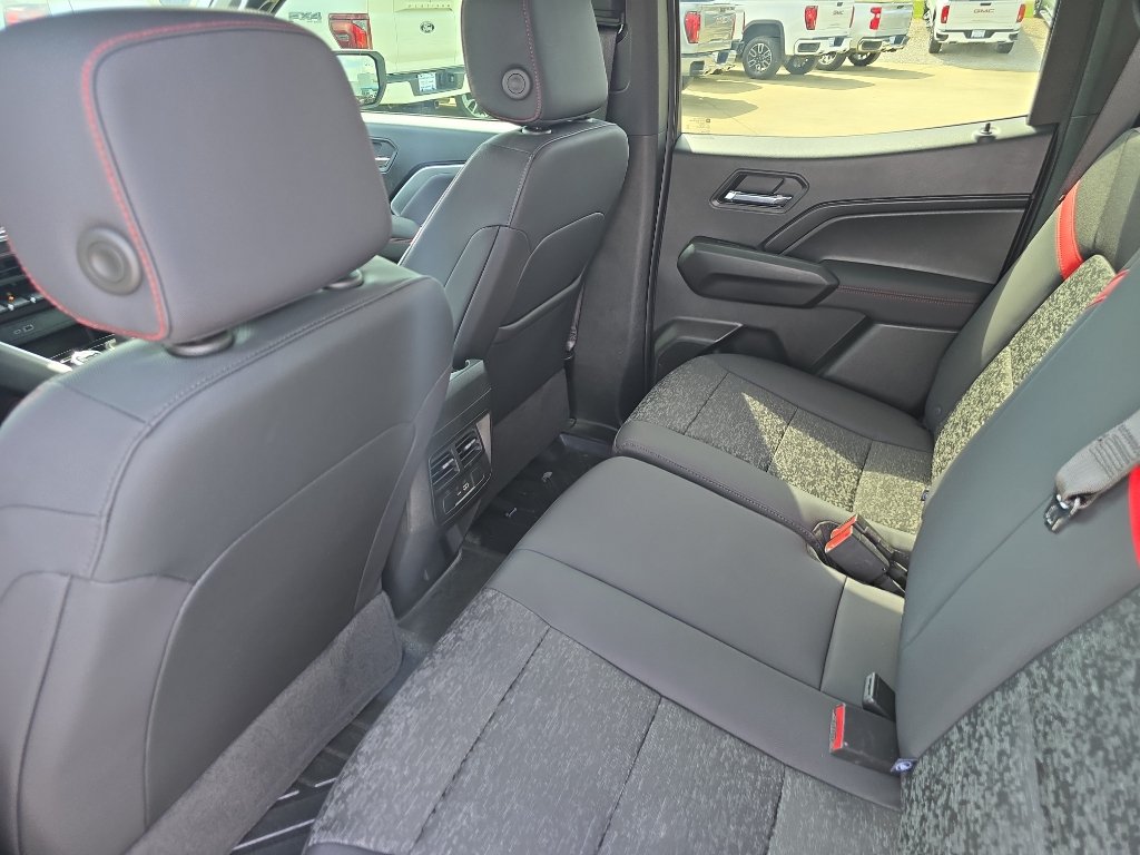 Used 2024 Chevrolet Colorado Z71 w/ Z71 Convenience Package 2 AWD/4WD image 10